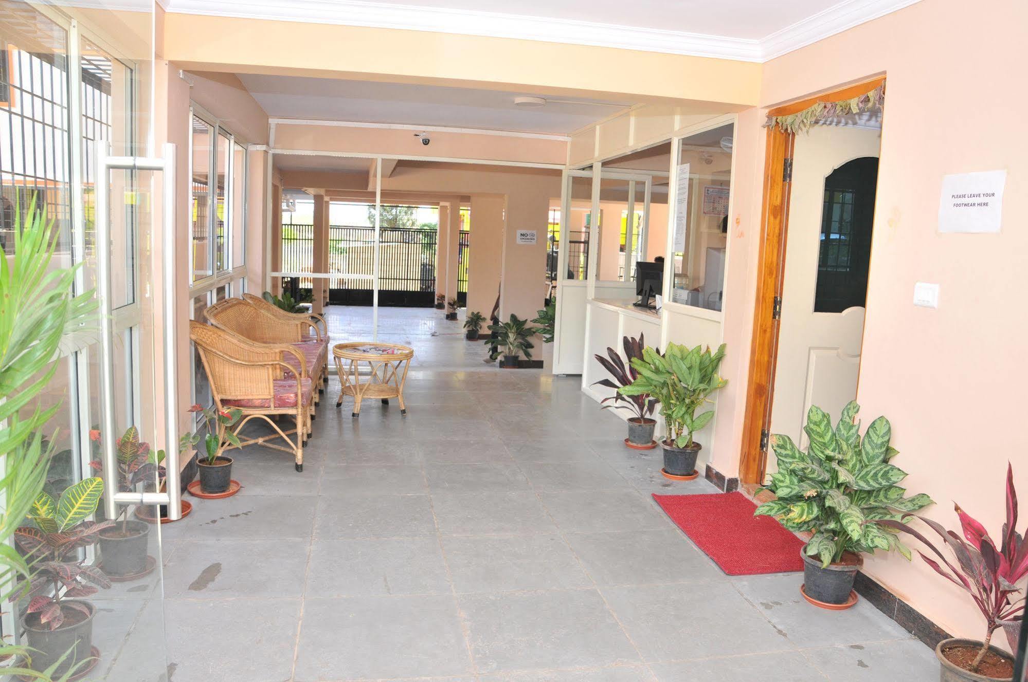 Bed and Breakfast Sr Comfort Yelahanka Exterior foto