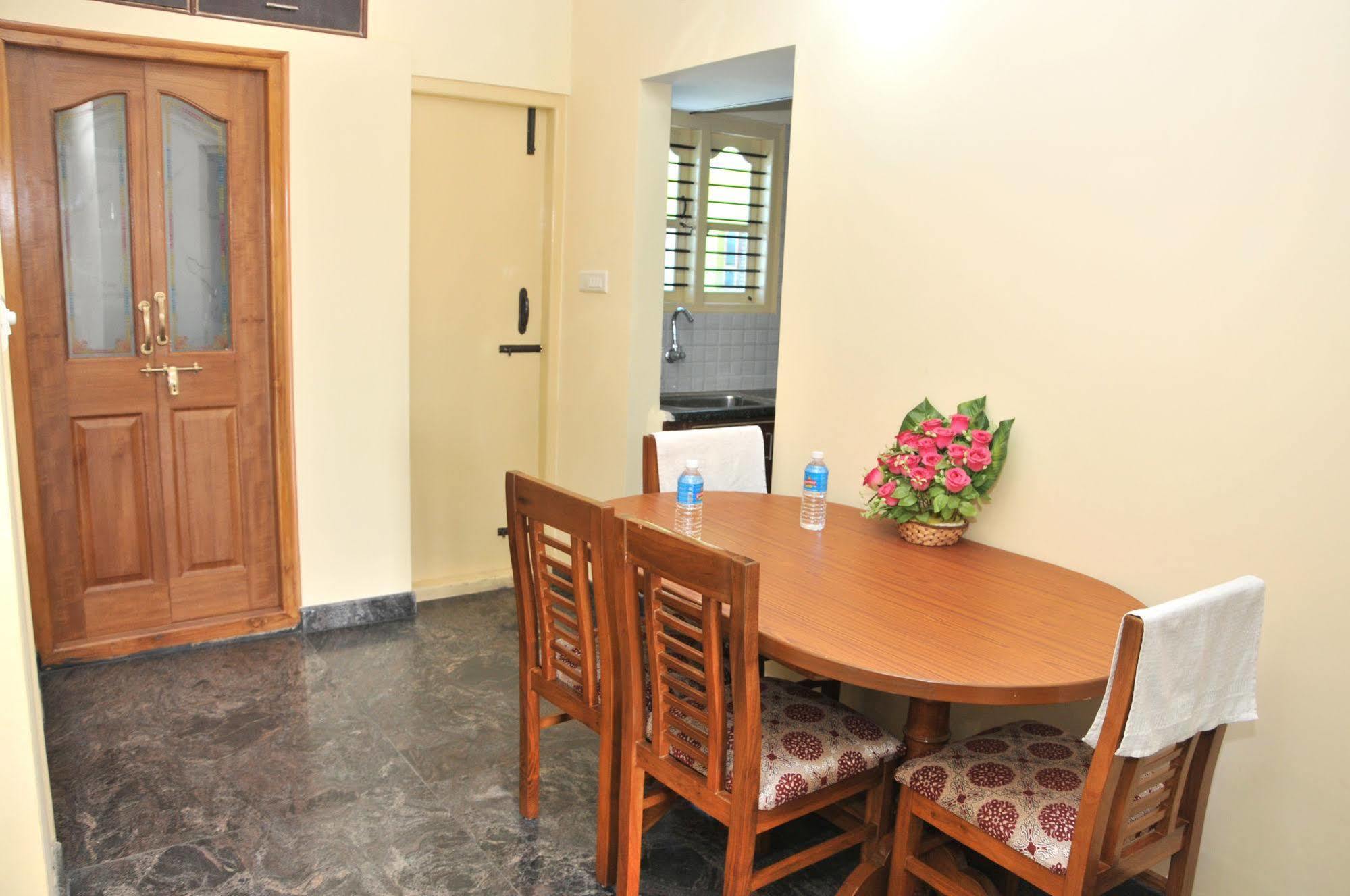 Bed and Breakfast Sr Comfort Yelahanka Exterior foto