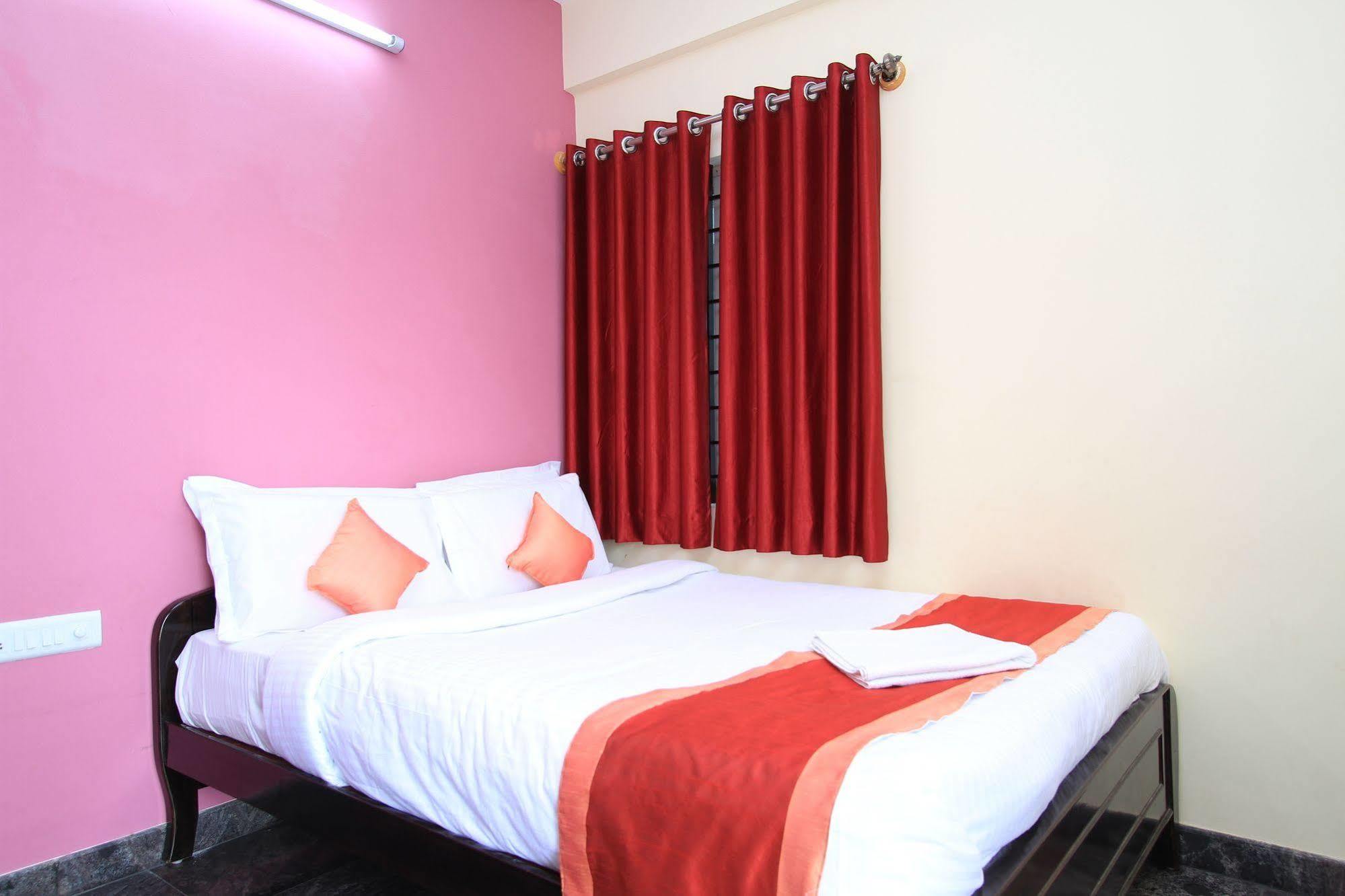 Bed and Breakfast Sr Comfort Yelahanka Exterior foto