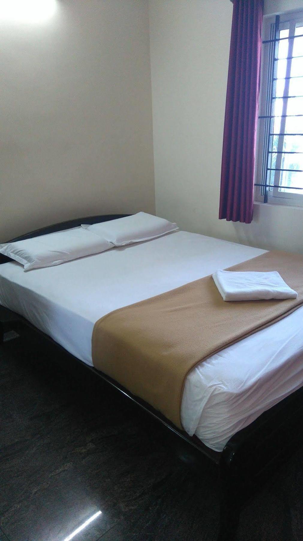 Bed and Breakfast Sr Comfort Yelahanka Exterior foto